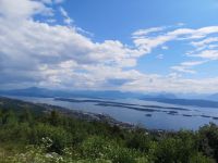 wir sind auf dem Varden, unten liegt Molde