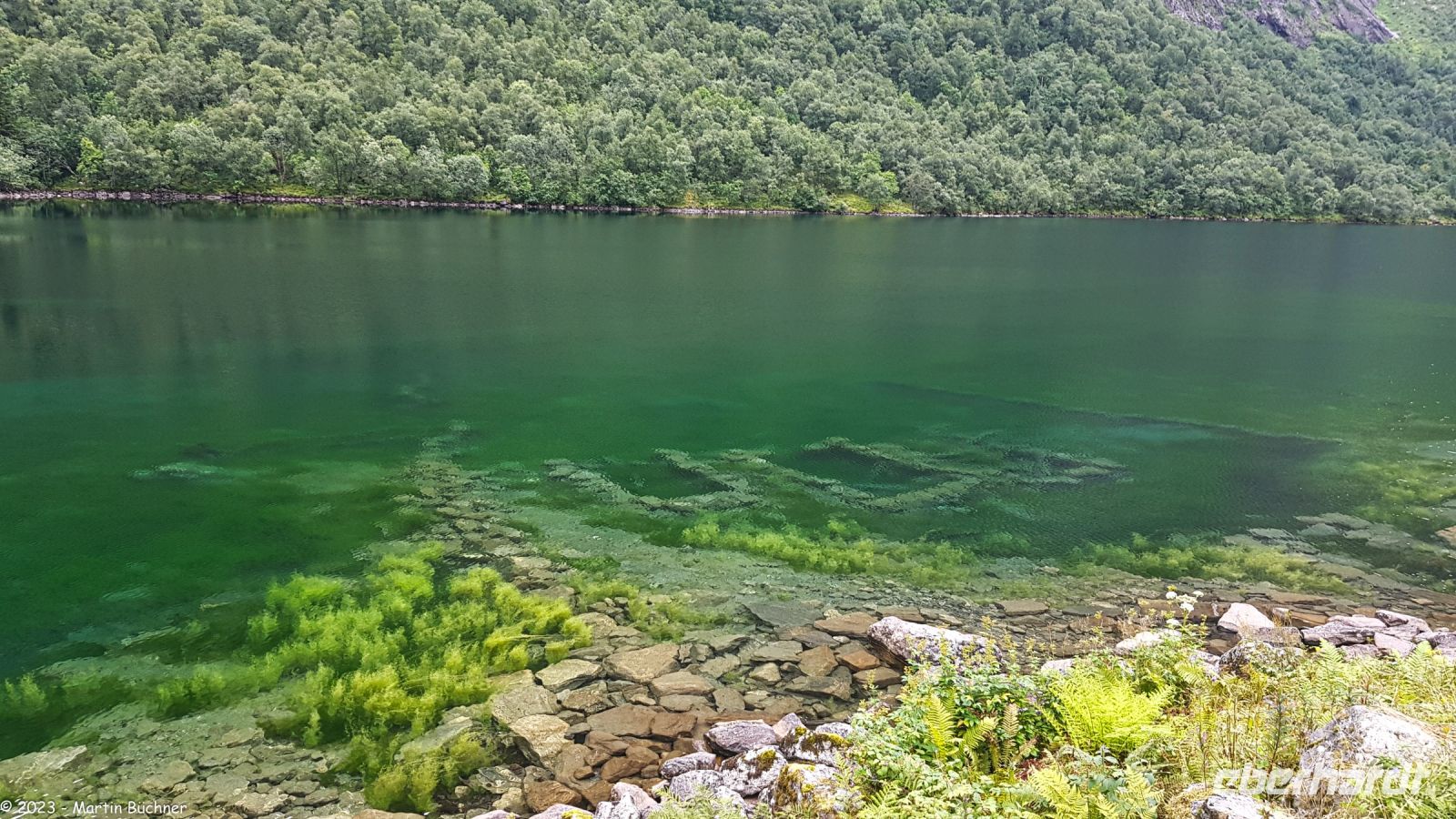 Norangsdalen - 1908 ereignete sich ein Bergsturz und schuf den See Lygnstøylvatnet, dabei versank das Dorf in den Fluten