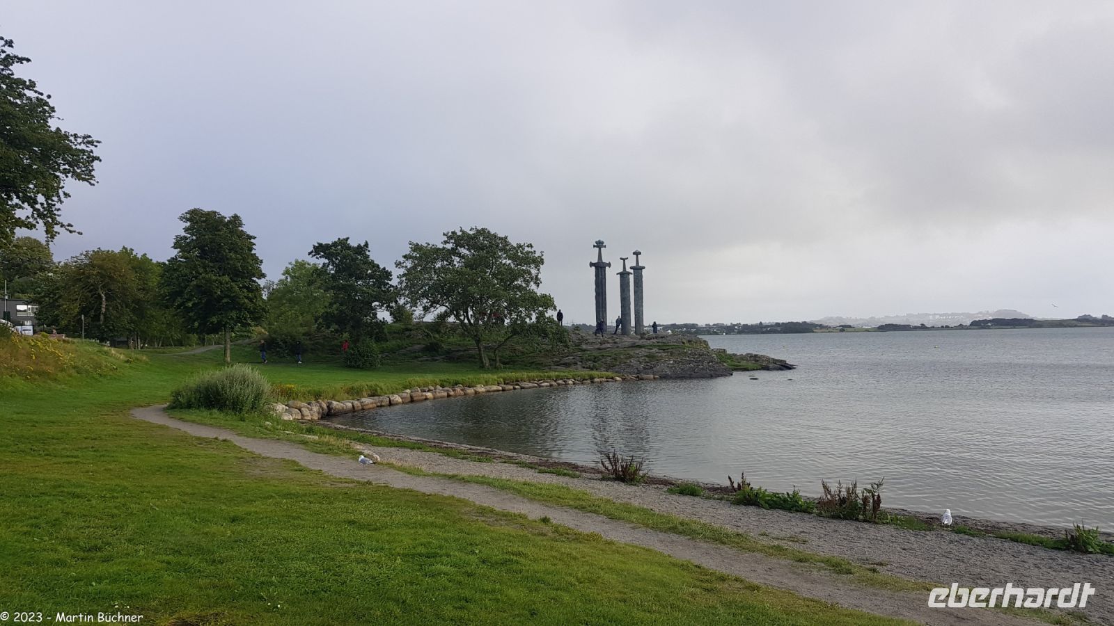 Schwerter im Fels - erinnert an die Entscheidungsschlacht im Hafrsfjord (872) des Wikinger-König Harald Schönhaar