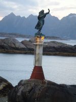 Svolvaer - Fischersfrau an der Hafeneinfahrt
