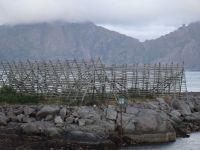 Svolvaer - jetzt leere Stockfischgestelle