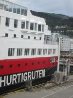 am Kai in Bergen mit Floyenbahn im Hintergrund