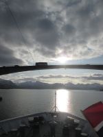 Ausflugsbus mit unseren Gästen auf der Brücke-perfektes Timing