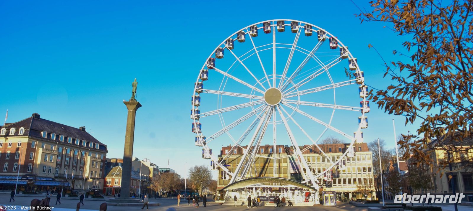 Trondheim - Torget mit der Olav Tryggvason Säule - Stadtgründer und Wikinger