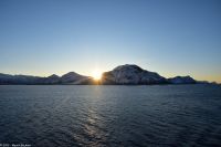 Wunderbare winterliche Arktis an der magischen Helgelands-Küste in der Provinz Nordland
