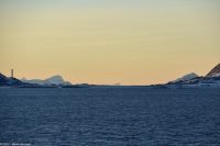 Wunderbare winterliche Arktis an der magischen Helgelands-Küste in der Provinz Nordland