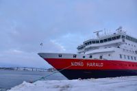 Finnsnes und Finnsnes Brücke - verbindet das Festland und die Insel Senja