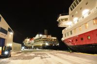Sturmpause im sicheren Hafen von Båtsfjord bevor uns 8-9 Meter hohe Wellen bis Kirkenes nochmal ordentlich durch schütteln