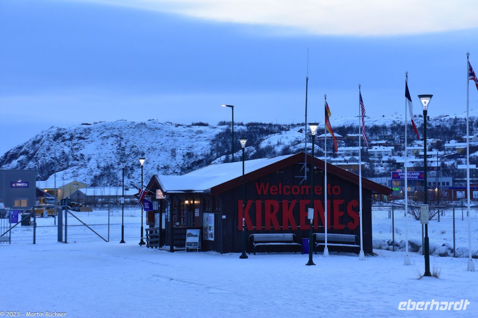 Kirkenes - geographischer Wendepunkt der Reise an der Russischen Grenze auf dem gleichen Längengrad wie St. Petersburg und Kairo