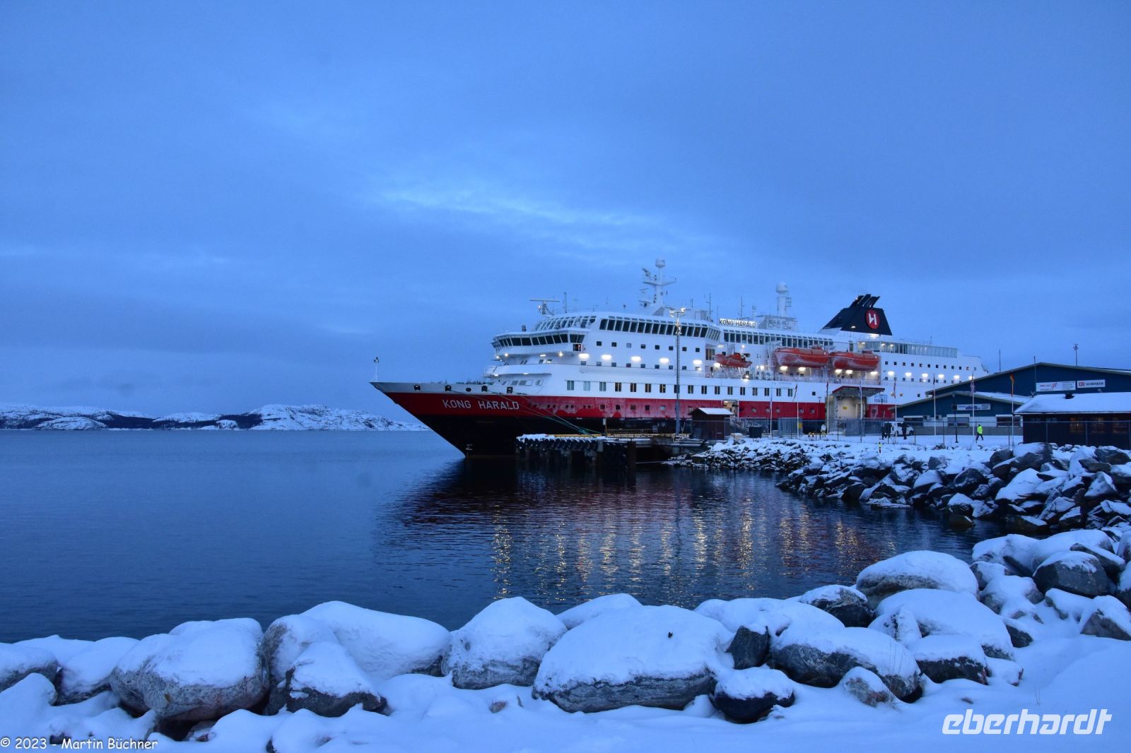 Kirkenes - geographischer Wendepunkt der Reise an der Russischen Grenze auf dem gleichen Längengrad wie St. Petersburg und Kairo