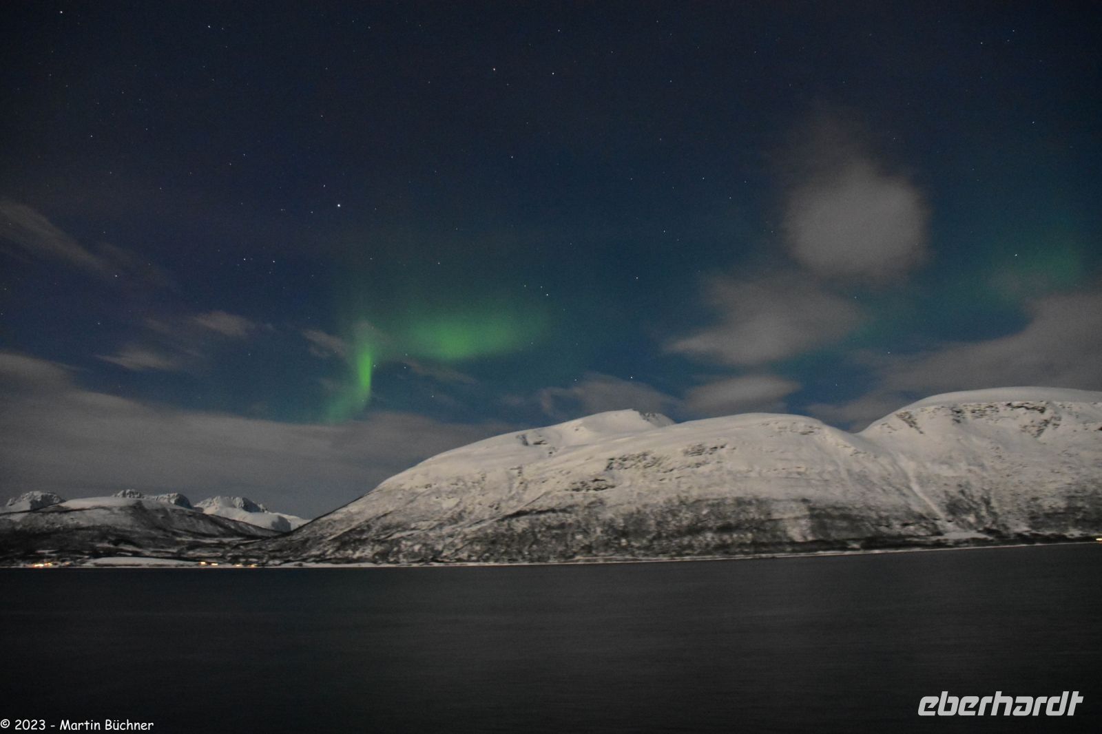 Skjervøy geht immer - Polarlicht über verschneiter Winterlandschaft