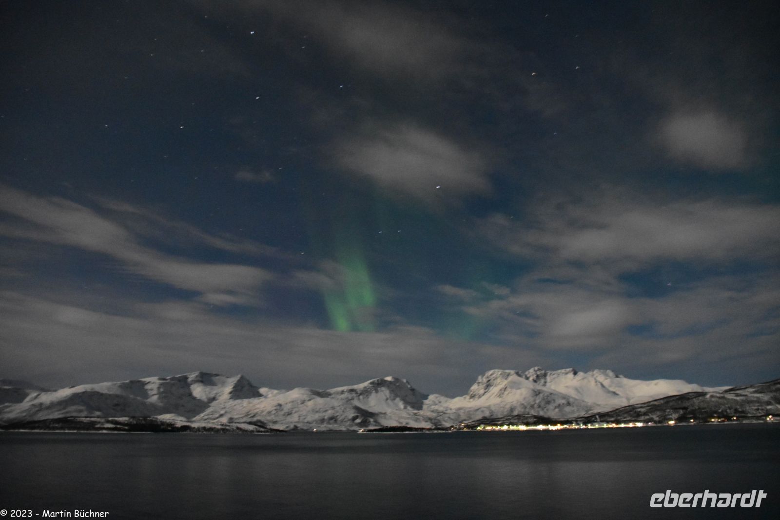 Troms og Finnmark fylke - Verschneite arktische Winterlandschaft mit Polarlicht