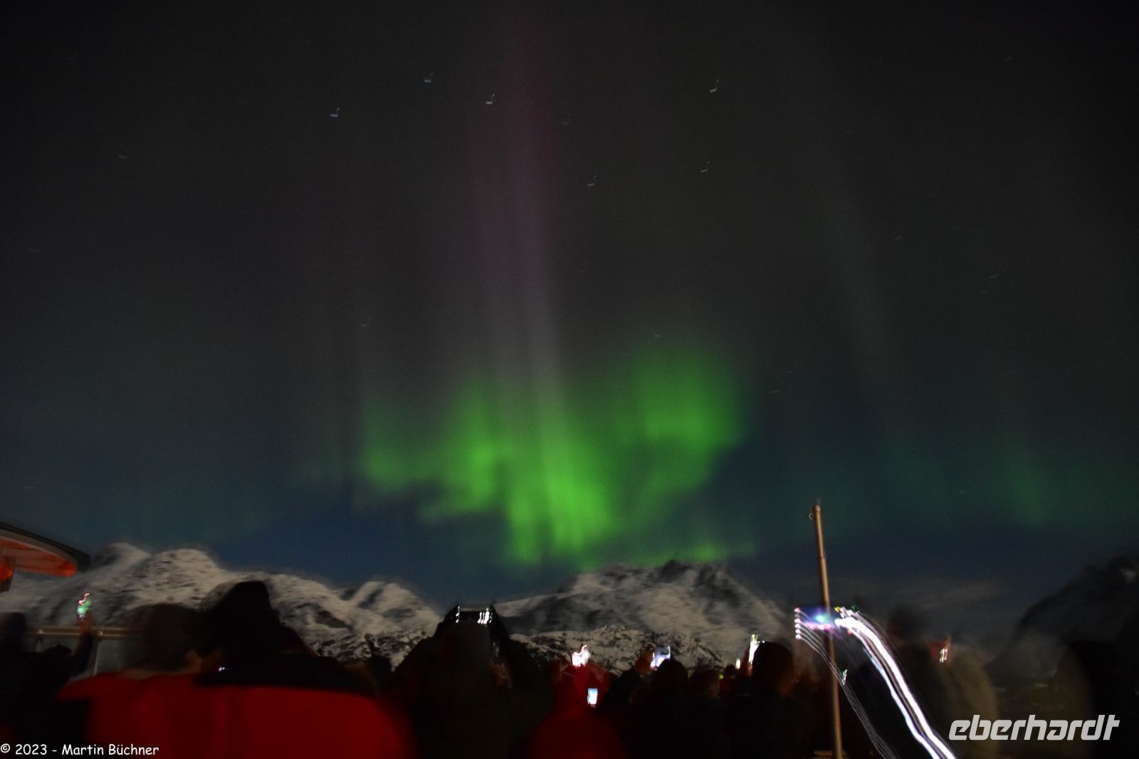 Polarlicht über im Raftsund zwischen Vesterålen und Lofoten
