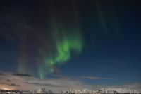 Polarlicht über den Lofoten und dem Vestfjord (Nordland)