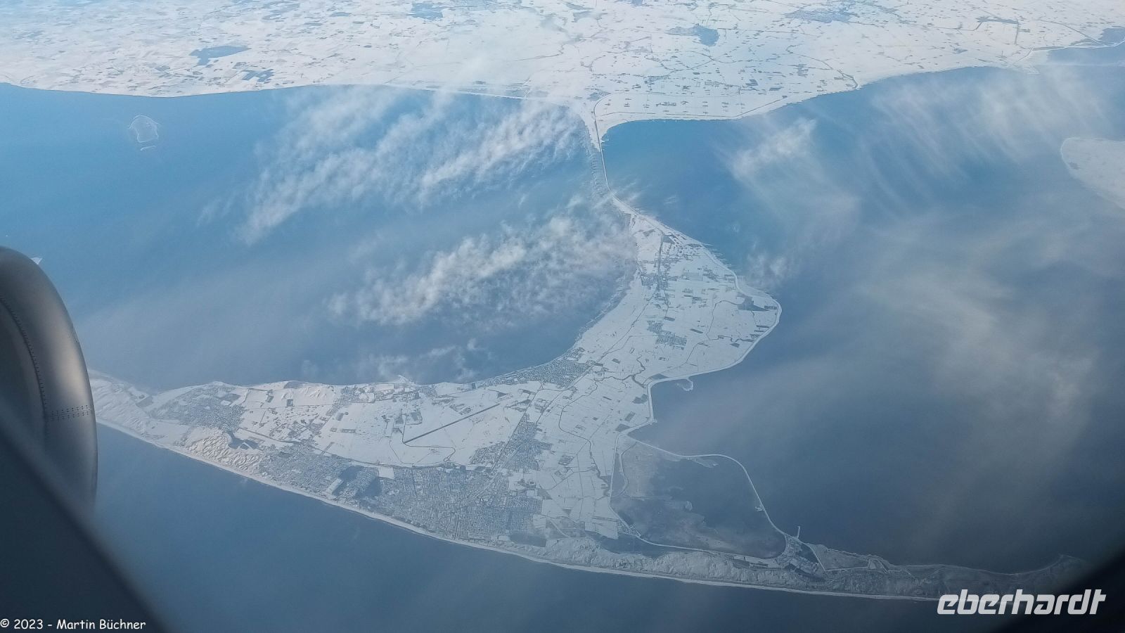 Kong Harald 2023 - 0396.jpgLufthansa Rückflug - Bergen-Frankfurt - Nordfriesische Inseln - Insel Sylt