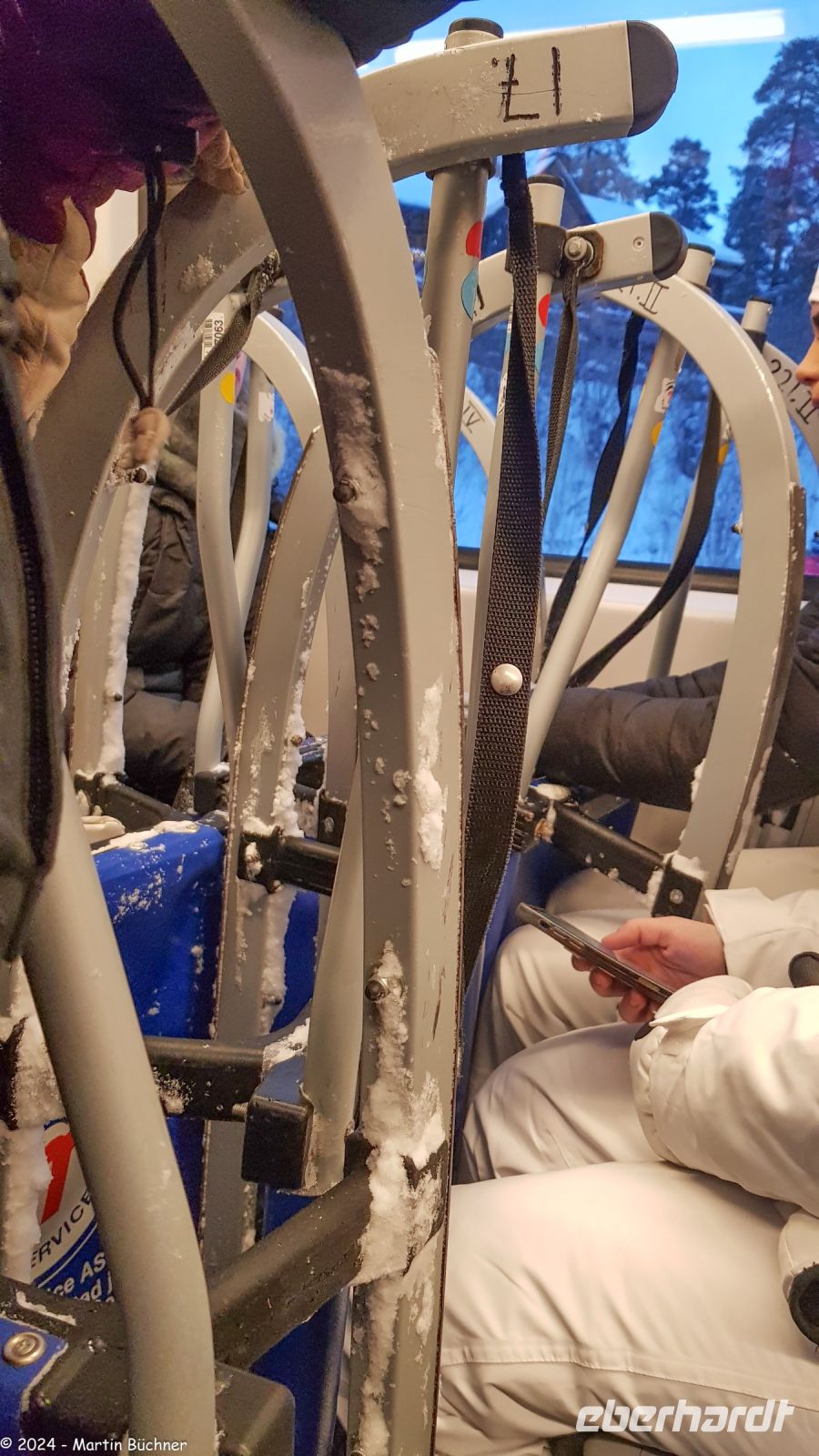 Oslo - Auffahrt zum Holmenkollen - Die schönste U-Bahn-Fahrt der Welt - Metrolinie 1 - bekannt für die ultralange Schlittenabfahrt