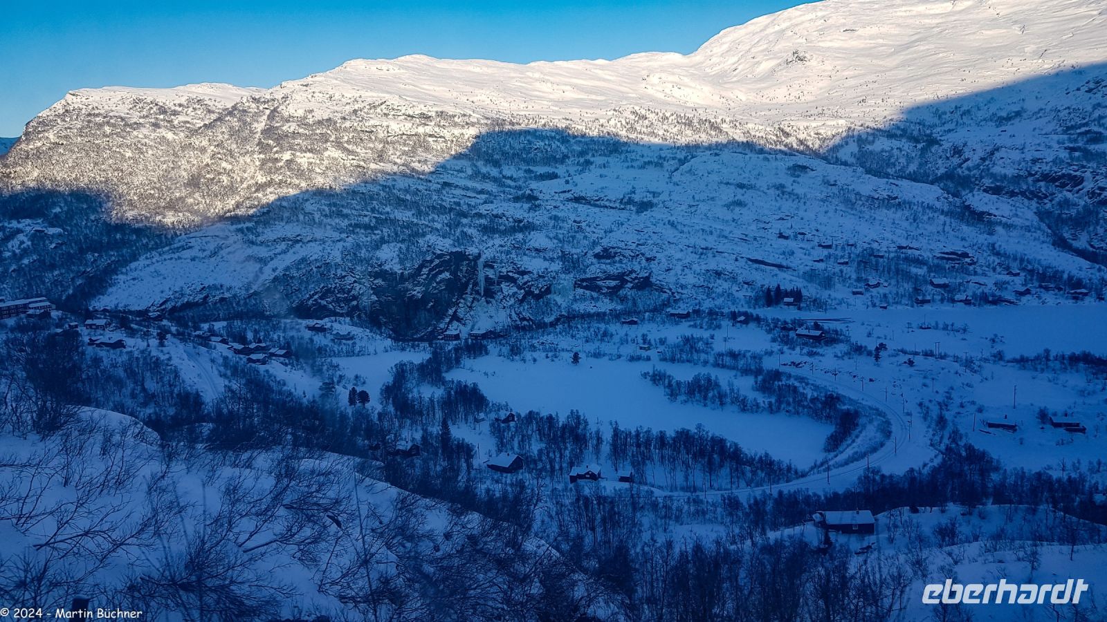Bergensbane - erster Blick auf das Flåmstal mit der Flåmsbane