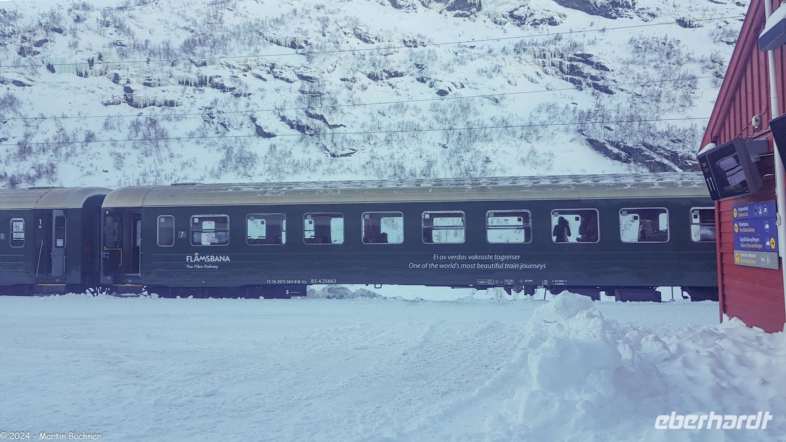 Myrdal (866 m) auf der Hardangervidda - Umsteigen von der Bergensbane in die Flåmsbane 