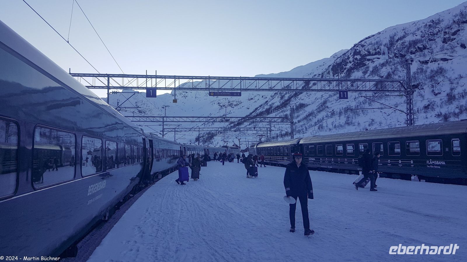 Myrdal (866 m) auf der Hardangervidda - Umsteigen von der Bergensbane in die Flåmsbane 