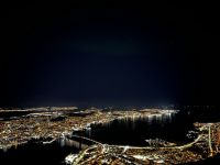 Blick auf Tromsø bei Nacht