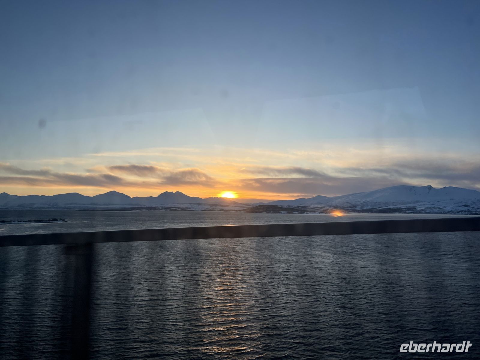 Sonnenuntergang hinter  den Bergen