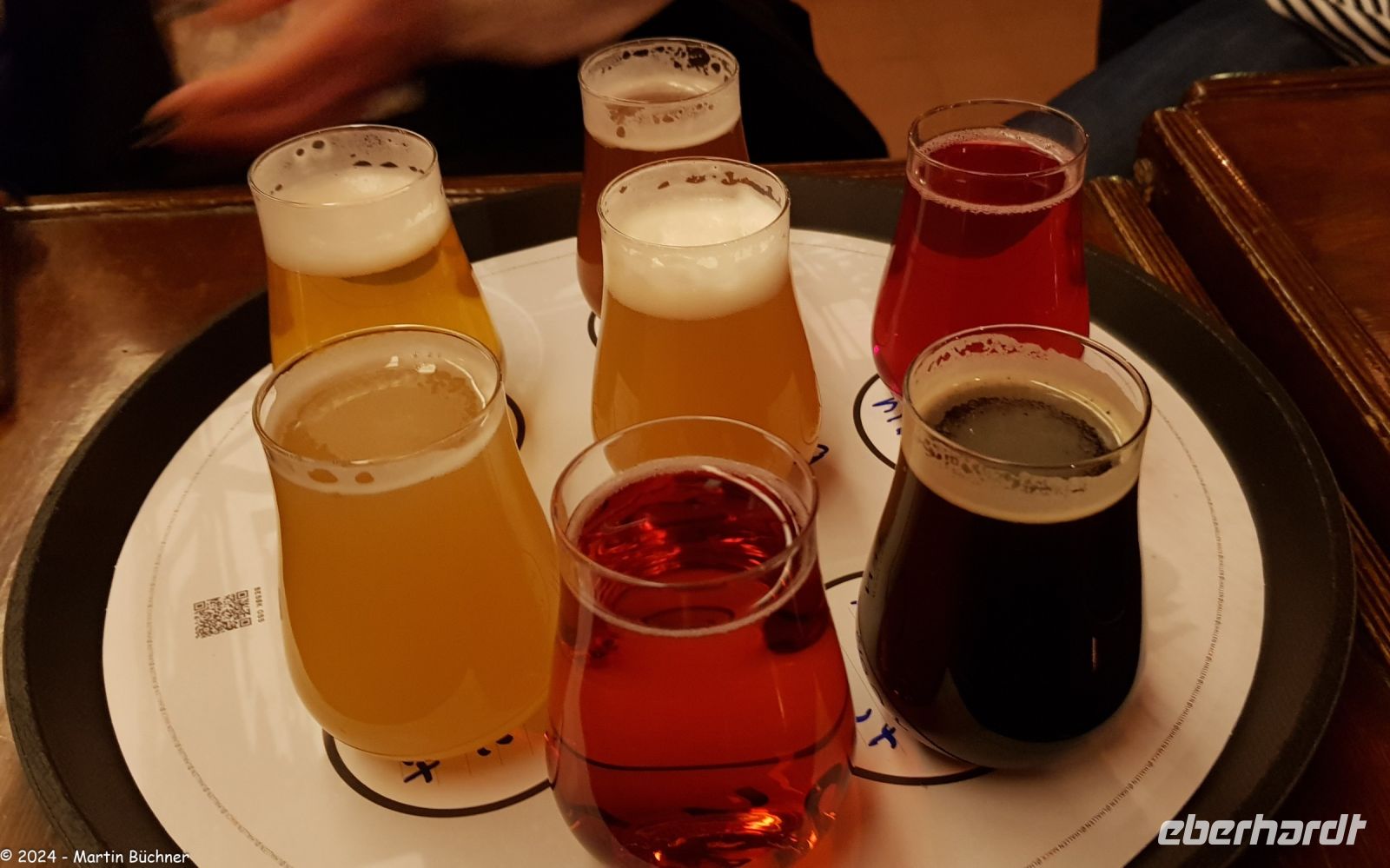 Ølhalle - die älteste Kneipe der Stadt - es dutzende verschiedene Biersorten aus der Mack Brauerei, der nördlichsten Brauerei der Welt