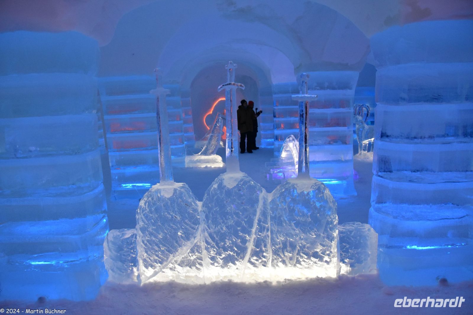 Eishotel Sorrisniva in der Nähe von Alta - Schwerter im Eis