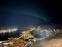 Nordlichter auf dem Fjellheisen mit Blick auf Tromsö
