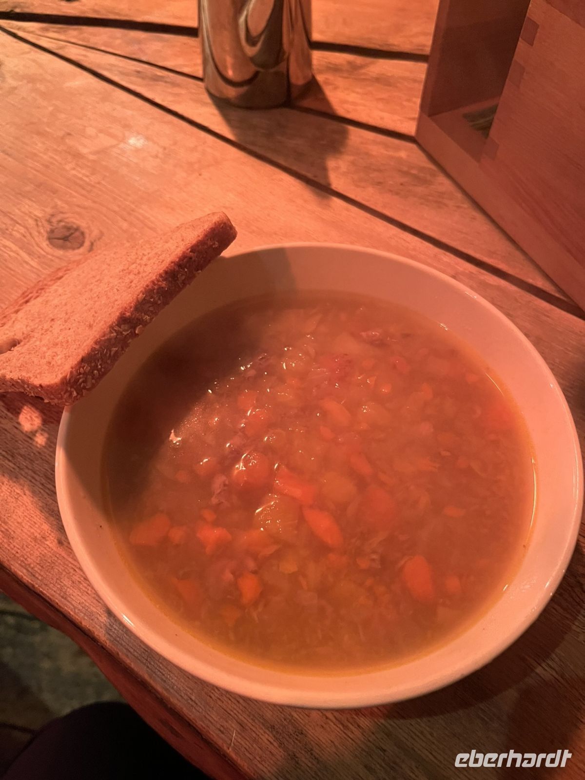 Pause nach der Husky-Hundeschlittenfahrt auf Kvaloya