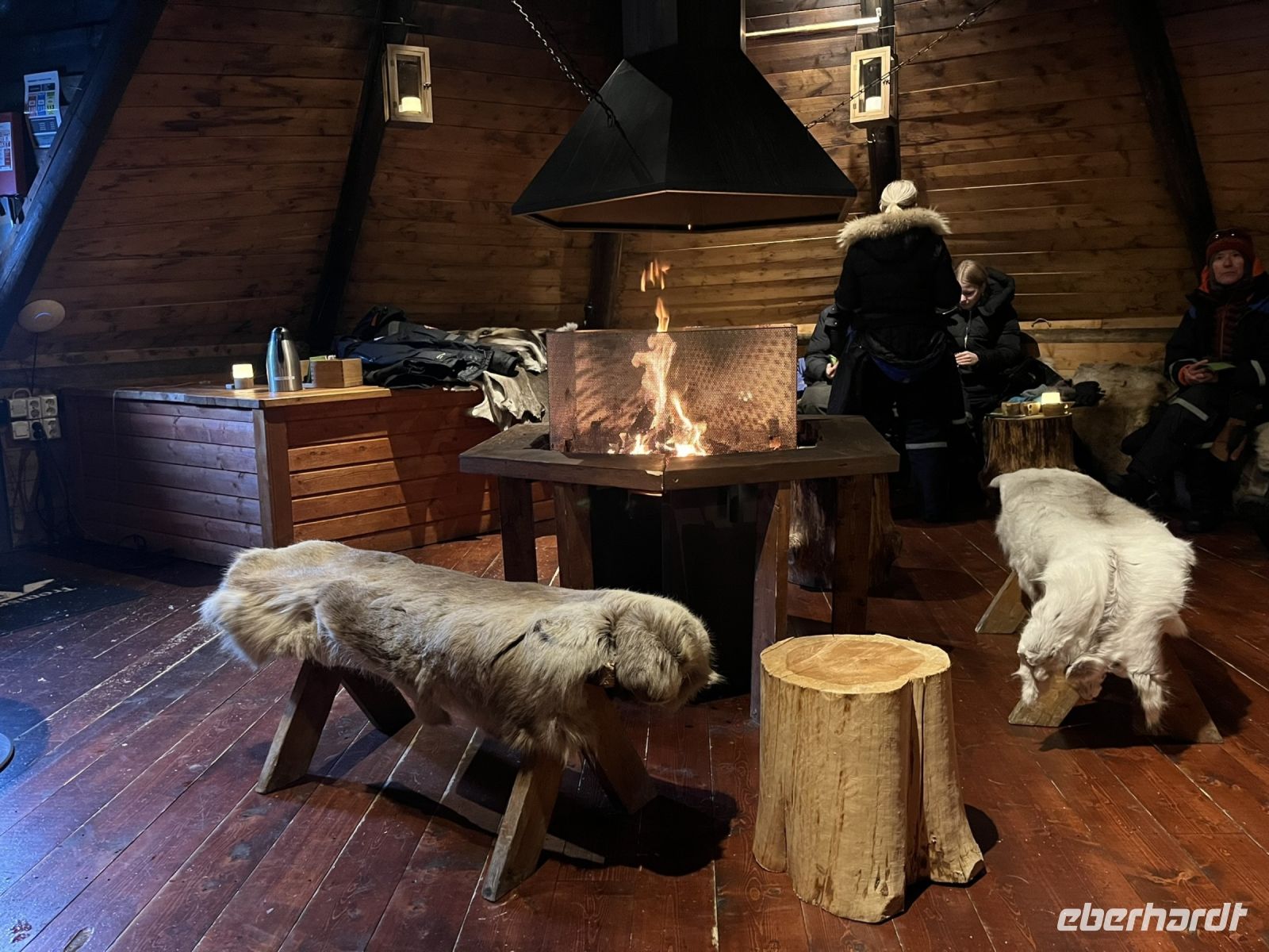 Pause nach der Husky Hundeschlittenfahrt auf Kvaloya