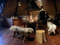 Pause nach der Husky Hundeschlittenfahrt auf Kvaloya