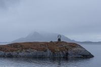 Polarkreis und der berüchtigte Hestmannen im Hintergrund