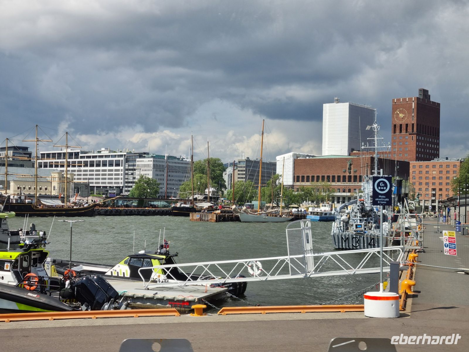 Oslo - Blick zum Rathaus 