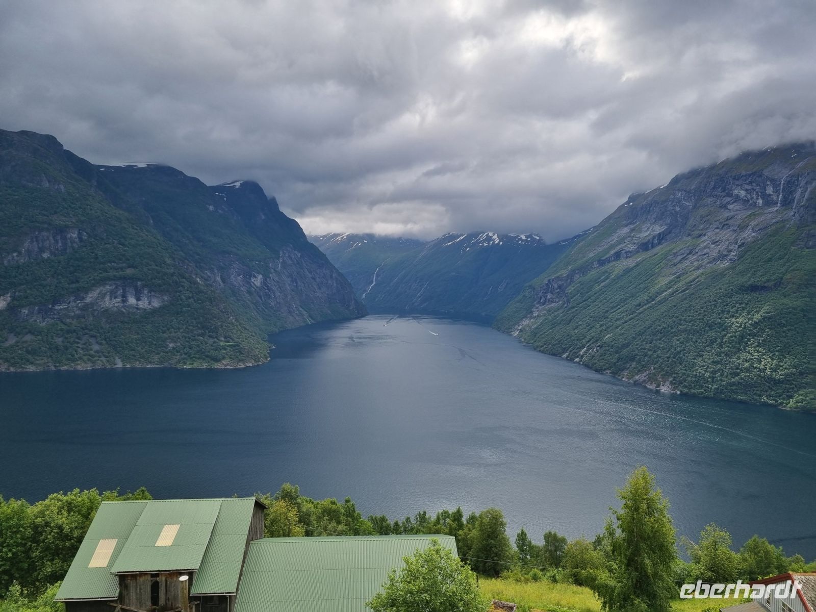 Sunnylvsfjord mit Blick zum Geirangerfjord 