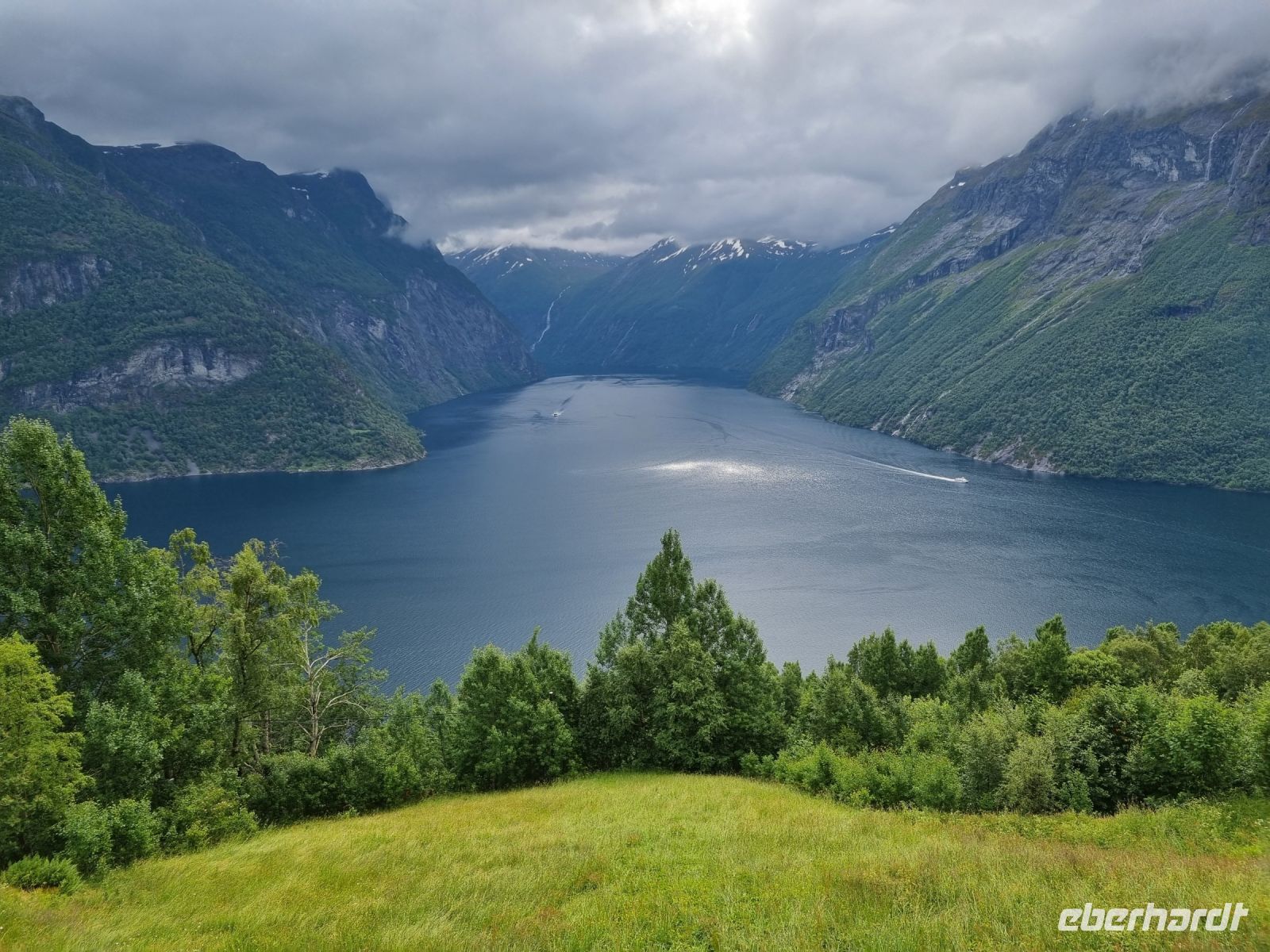 Sunnylvsfjord mit Blick zum Geirangerfjord 