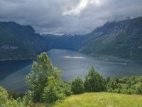Sunnylvsfjord mit Blick zum Geirangerfjord 