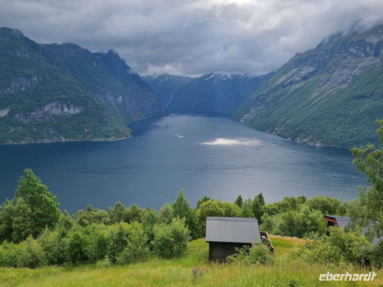 Sunnylvsfjord mit Blick zum Geirangerfjord 