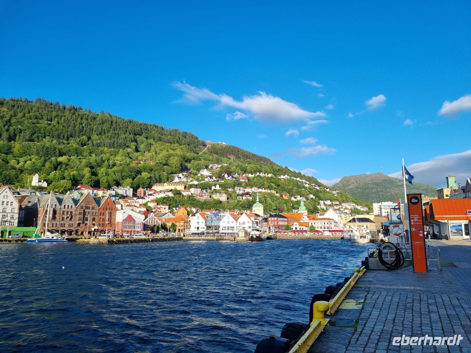 Bergen - Blick zum Hausberg Fløyen 