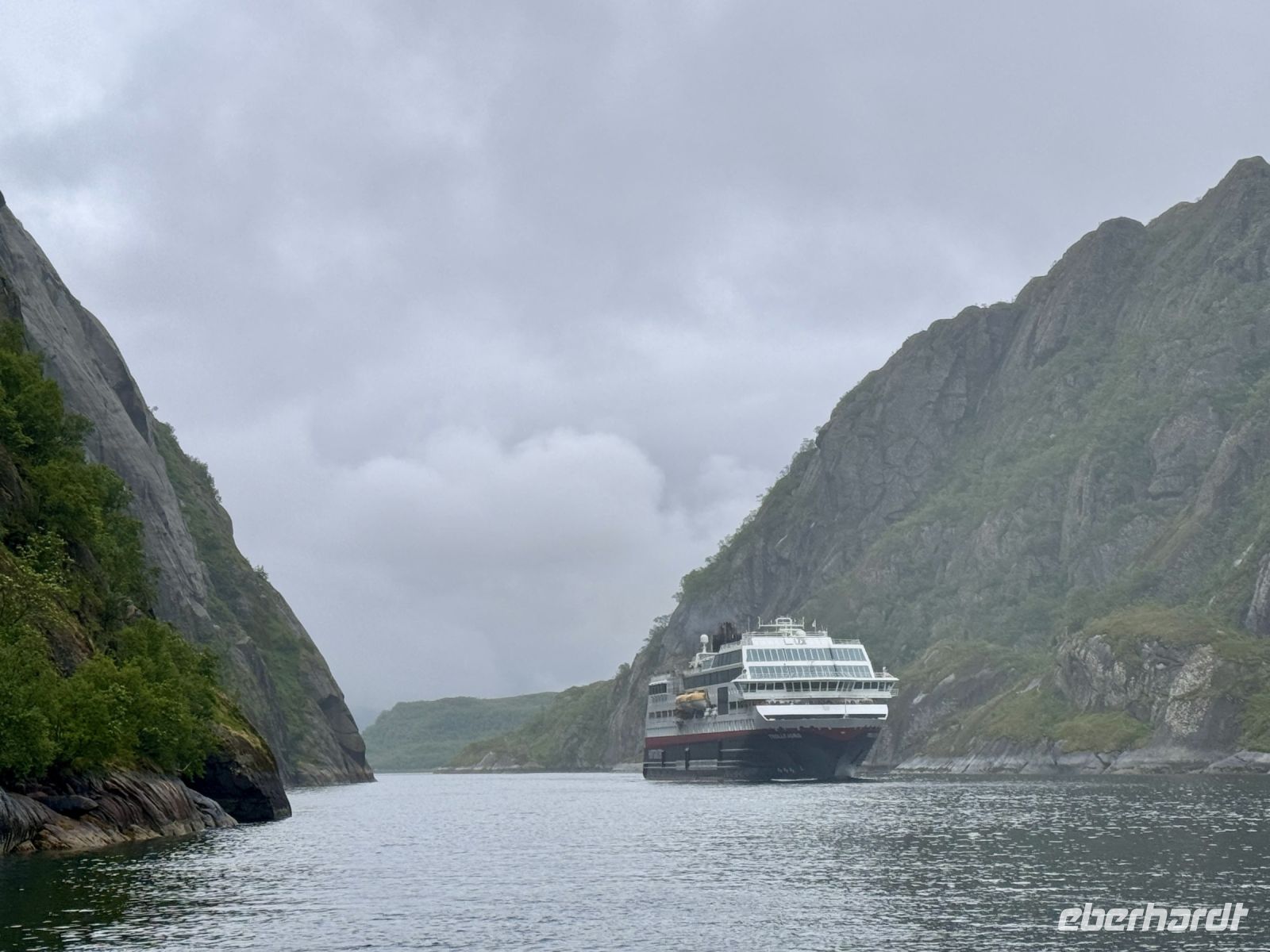 Tag 9 - Die MS Trollfjord im Trollfjord 