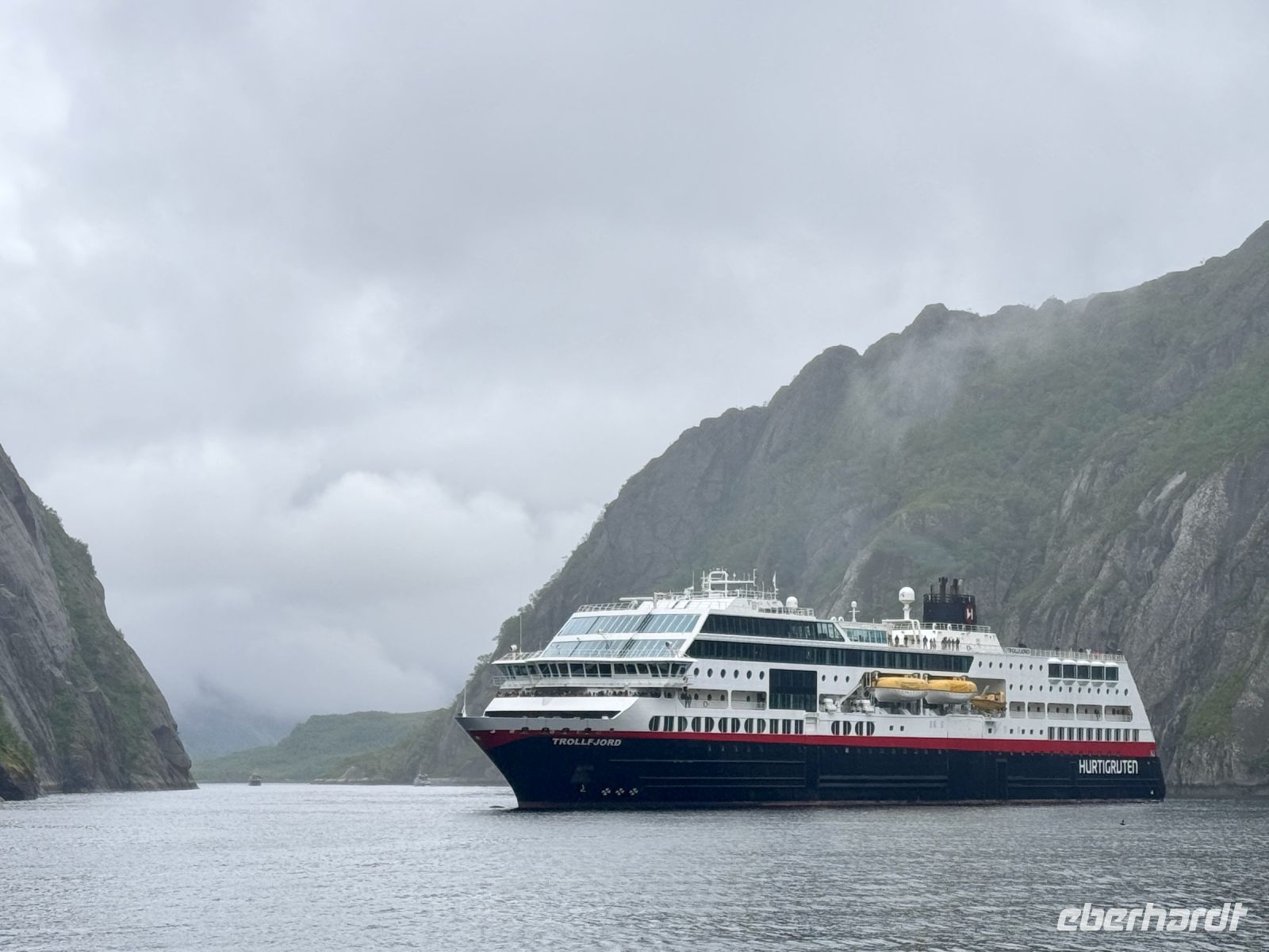 Tag 9 - Die MS Trollfjord im Trollfjord 