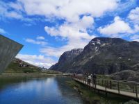 Trollstigen - Plato, umgebend von den Bergen