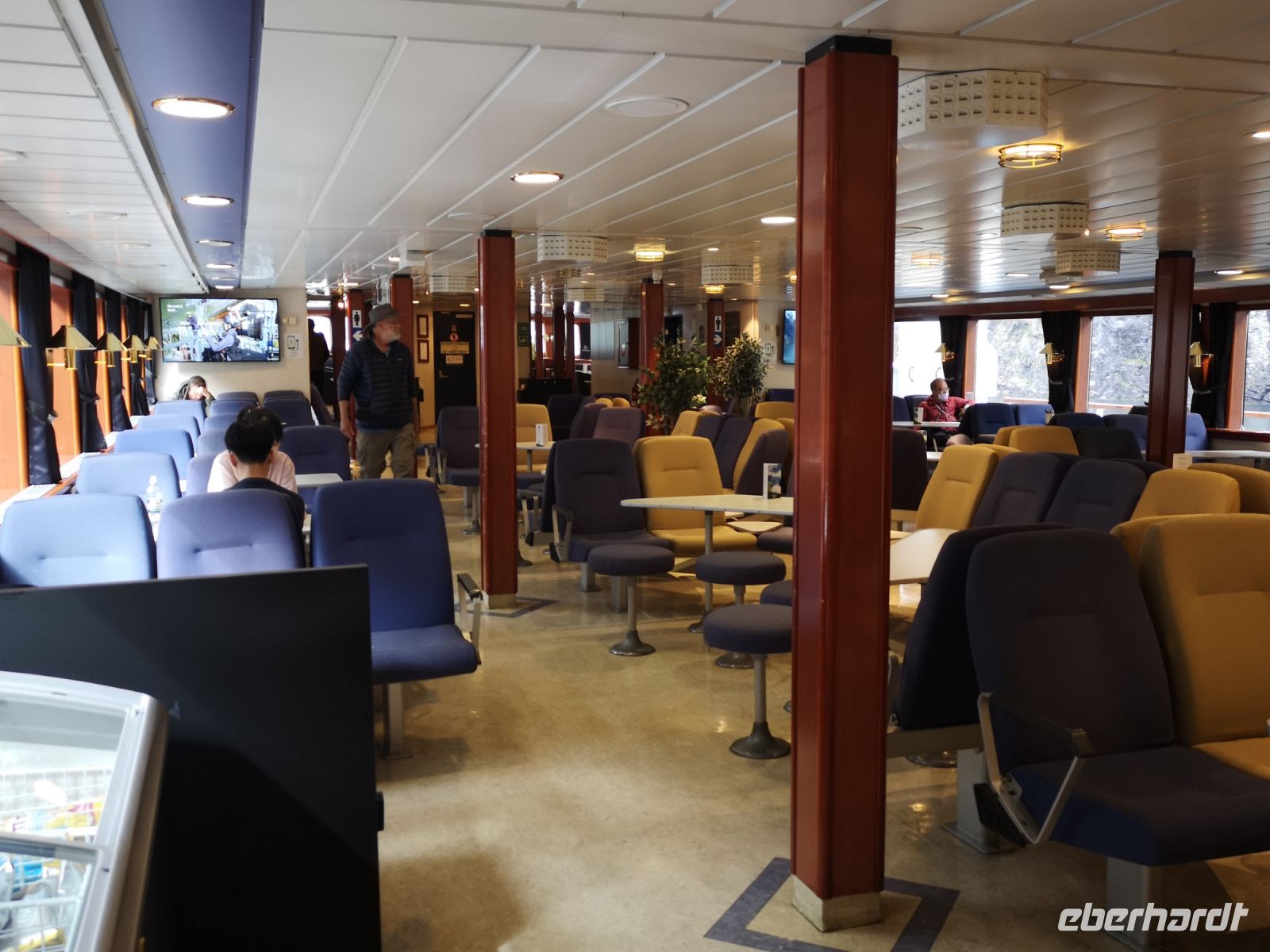 Fähre drinnen - auch gemütlich