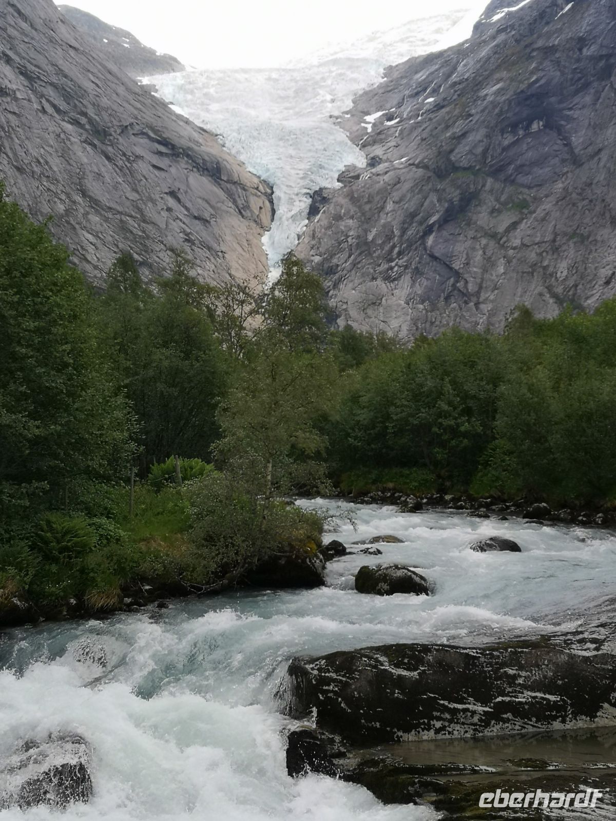 Da ist sie - Briksdalsbreen Gletscher