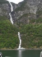 Einer von vielen Wasserfällen