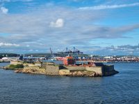 Ausfahrt aus dem Hafen von Göteborg... (Neue Festung Älvsborg)  