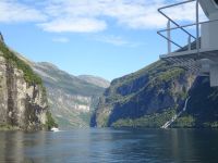 Hurtigruten: Fahrt in den Geirangerfjord