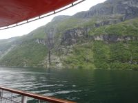 Hurtigruten: Fahrt in den Geirangerfjord