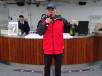 Hurtigruten: unterwegs gen Süden: Polarkreisüberquerung: Heinz mit Lebertran