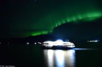 Møre og Romsdalen - Polarlicht vor Molde - südgehendes Postschiff