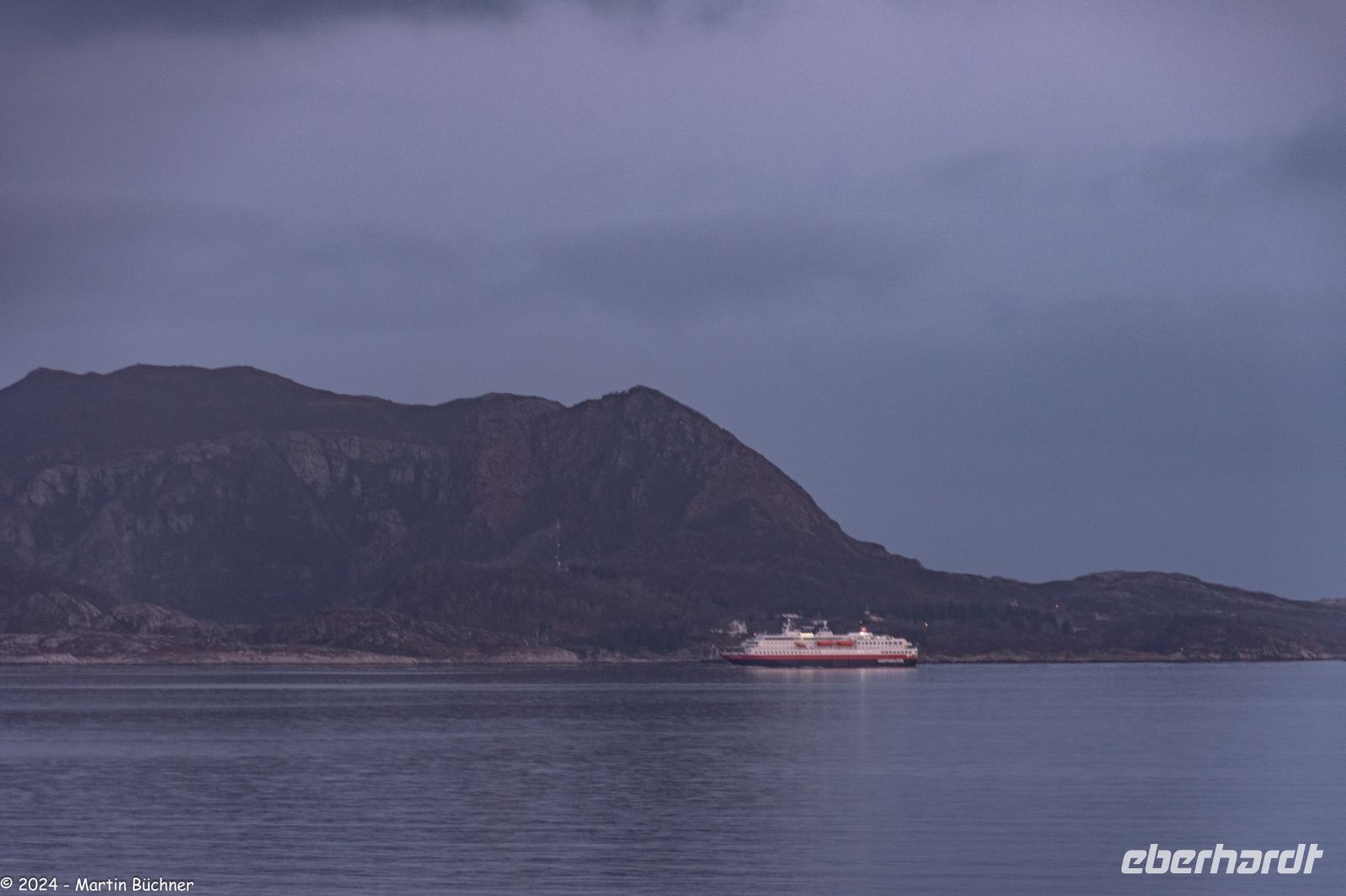 Sørgående Hurtigruten M/S Richard With - Südwärtsgehende Hurtigrute